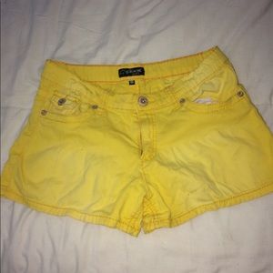Cute mini yellow shorts size 16.